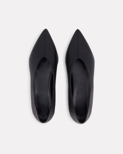 Oya Ramona flat pointed toe classic black nappa leather shoes, low heel and made in large women's sizes.